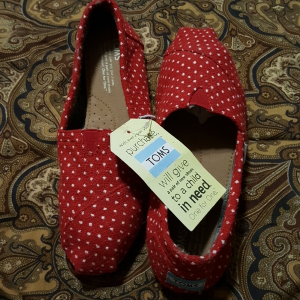 🌻TOMS WOMEN CLASSICS RED DOT🌻